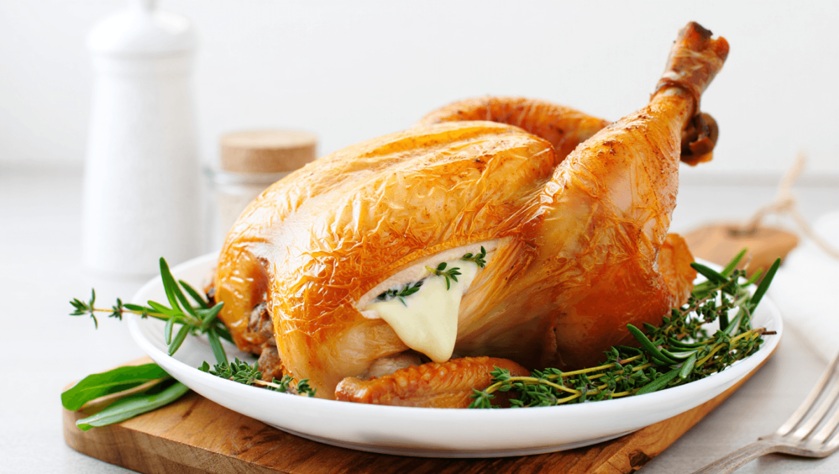 Pas envie d’agneau à Pâques ? Voici le poulet rôti au Boursin facile qui va tout changer