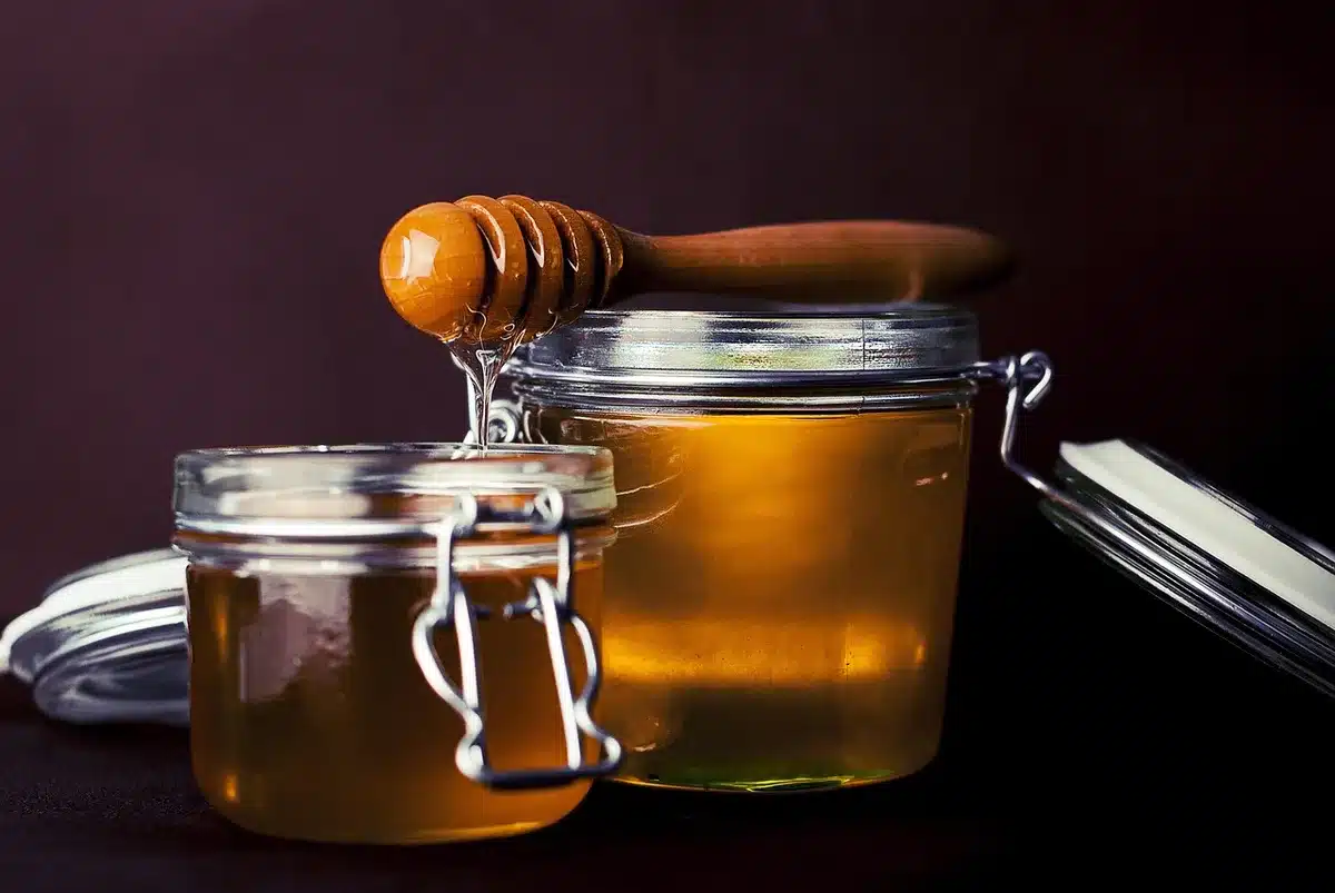Dessert sucré relevé d'une sauce au piment et miel