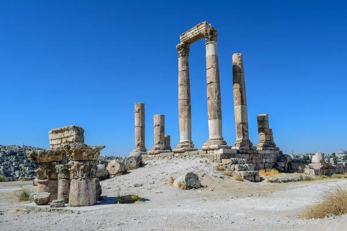 Voûtes gigantesques et vestiges du système de chauffage des thermes